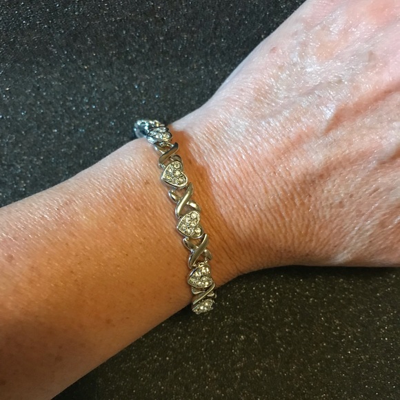 Hugs and Kisses Tennis Bracelet with Swarovski - Picture 3 of 9